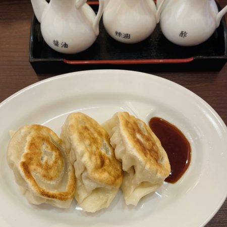 中華料理パンダの焼きジャンボ餃子3個 550円（税込）