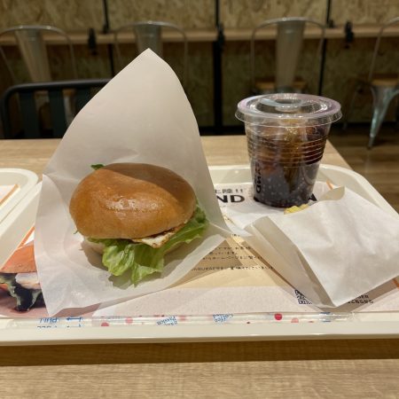 ゴンバーガーのGON照り焼きバーガー814円（税込）